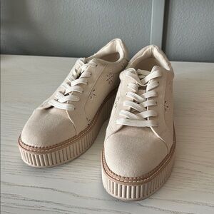 Dolce Vita Eyelet Platform Sneakers cream canvas platform soles size 10